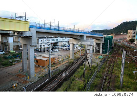 東北新幹線のボトルネック… 福島駅の平面交差を解消する建設中の『新幹線アプローチ線』 109920574