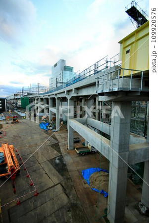 東北新幹線のボトルネック… 福島駅の平面交差を解消する建設中の『新幹線アプローチ線』 109920576