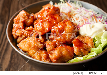 から揚げ丼 109920872