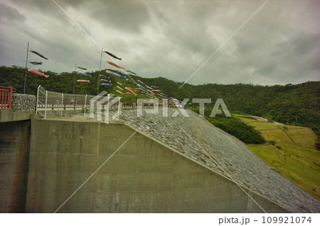羽地ダムの堤体 109921074