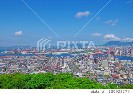 北九州市若松区にある高塔山より市街地展望 109922279