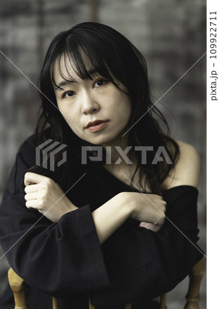 若い女性 クールビューティー 若い女性 クールビューティー 109922711
