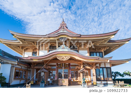 「青森県」蕪島神社本殿・八戸市 「青森県」蕪島神社本殿・八戸市 109922733