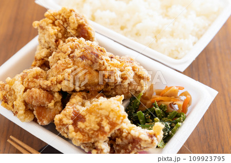 からあげ弁当 109923795