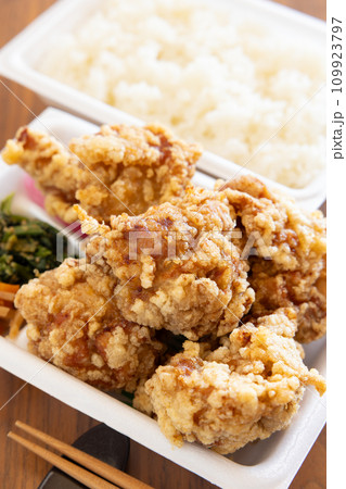 からあげ弁当 109923797