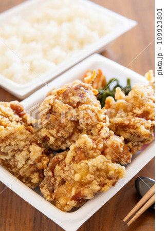 からあげ弁当 109923801