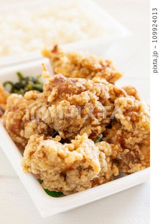 おいしい鶏からあげ弁当 109924013