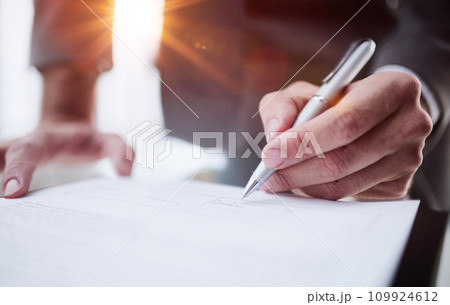 business man in office analyzing financial data doing research business man in office analyzing financial data doing research 109924612