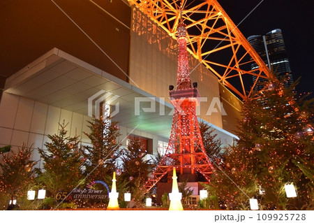 夜の東京タワーとリトル東京タワー 夜の東京タワーとリトル東京タワー 109925728