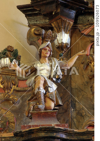 Statue of saint 109926073
