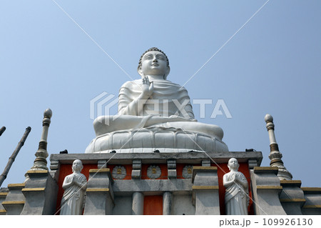Buddhist temple in Howrah, West Bengal, India Buddhist temple in Howrah, West Bengal, India 109926130