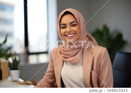 Cultivating Comfort: Arabic Psychologist's Cozy and Professional Office 109927833