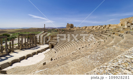 チュニジア・ドゥッガ遺跡 古代劇場 / Roman Ruins of Dougga, Tunisia チュニジア・ドゥッガ遺跡 古代劇場 / Roman Ruins of Dougga, Tunisia 109928281