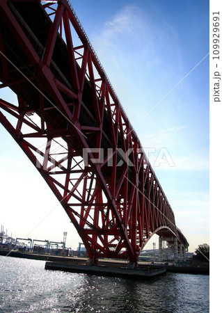 全長980m・中央径間510m!!日本最長のトラス橋… トラス構造が美しい『港大橋』 109929691