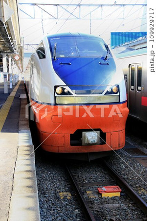 津軽海峡の玄関・東北本線の終着駅… 『青森駅』に停車する【特急つがる】751系と701系 津軽海峡の玄関・東北本線の終着駅… 『青森駅』に停車する【特急つがる】751系と701系 109929717
