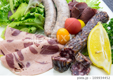 鹿肉のシャルキュトリー盛り合わせ 鹿肉のシャルキュトリー盛り合わせ 109934452