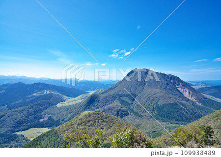 【鶴見岳 展望台からの風景】 大分県別府市南立石 【鶴見岳 展望台からの風景】 大分県別府市南立石 109938489