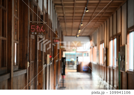 昭和の時代の木造校舎(群馬・旧花輪小学校) 昭和の時代の木造校舎(群馬・旧花輪小学校) 109941106