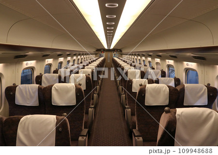 東海道新幹線N700系(グリーン車:電車内) 東海道新幹線N700系(グリーン車:電車内) 109948688