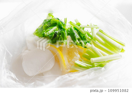 かぶとレモンの浅漬けの材料 109951082