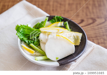 カブとレモンの浅漬け カブとレモンの浅漬け 109951085