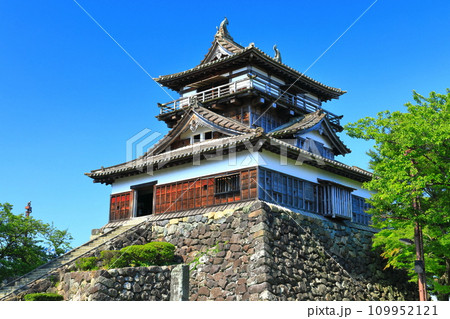 【福井県】快晴の丸岡城(現存12天守) 【福井県】快晴の丸岡城(現存12天守) 109952121