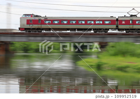 伯備線特急やくも号:381系電車(岡山⇔出雲市) 伯備線特急やくも号:381系電車(岡山⇔出雲市) 109952519