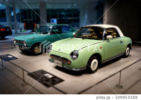 ミニチュアジオラマ風写真 日産本社ショールムのフィガロ ミニチュアジオラマ風写真 日産本社ショールムのフィガロ 109953389
