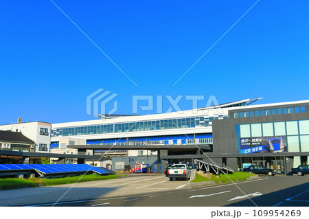 【福井県】北陸新幹線のJR敦賀駅 【福井県】北陸新幹線のJR敦賀駅 109954269