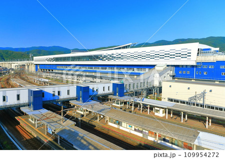 【福井県】北陸新幹線のJR敦賀駅 109954272