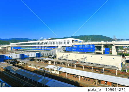 【福井県】北陸新幹線のJR敦賀駅 【福井県】北陸新幹線のJR敦賀駅 109954273