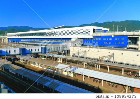 【福井県】北陸新幹線のJR敦賀駅 109954275