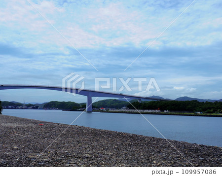 浦戸大橋(高知県高知市) 浦戸大橋(高知県高知市) 109957086