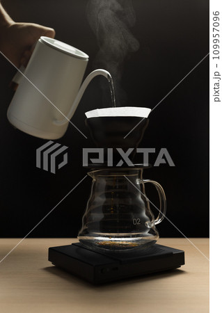 Drip coffee 109957096