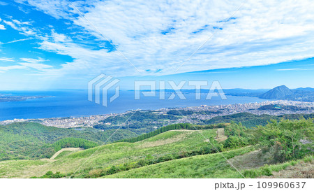 【十文字原展望台より別府市内を一望】 (高解像度版) 大分県別府市野田字池ノツル 109960637