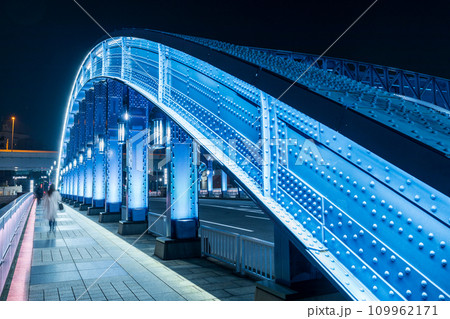 「東京都」浅草　夜の駒形橋の風景 109962171