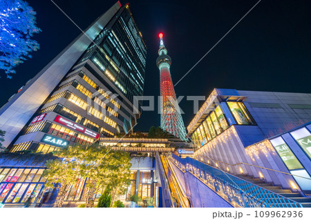 「東京都」東京スカイツリー　東京スカイツリータウンクリスマスイルミネーション 109962936