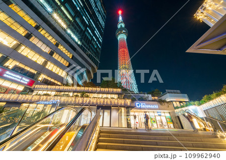 「東京都」東京スカイツリー　東京スカイツリータウンクリスマスイルミネーション 109962940