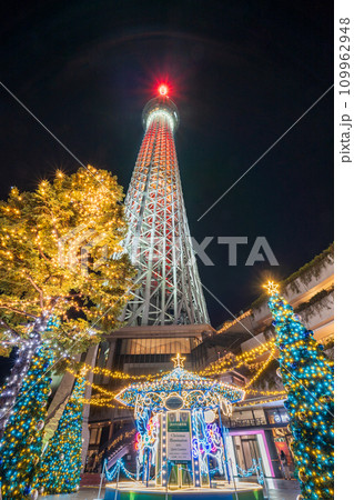 「東京都」東京スカイツリー 東京スカイツリータウンクリスマスイルミネーション 「東京都」東京スカイツリー 東京スカイツリータウンクリスマスイルミネーション 109962948