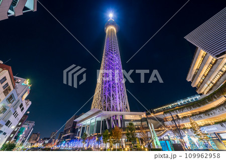 「東京都」東京スカイツリー 東京スカイツリータウンクリスマスイルミネーション 「東京都」東京スカイツリー 東京スカイツリータウンクリスマスイルミネーション 109962958