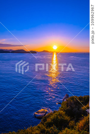 瀬戸内海の夕陽 瀬戸内海の夕陽 109962967