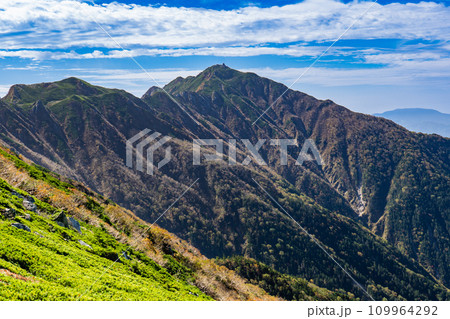 長野県中央アルプス縦走登山千畳敷から空木岳 熊沢岳 長野県中央アルプス縦走登山千畳敷から空木岳 熊沢岳 109964292
