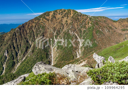 長野県中央アルプス縦走登山千畳敷から空木岳　三ノ沢岳 109964295