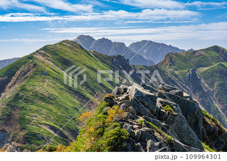 長野県中央アルプス縦走登山千畳敷から空木岳 空木岳と南駒ヶ岳 長野県中央アルプス縦走登山千畳敷から空木岳 空木岳と南駒ヶ岳 109964301