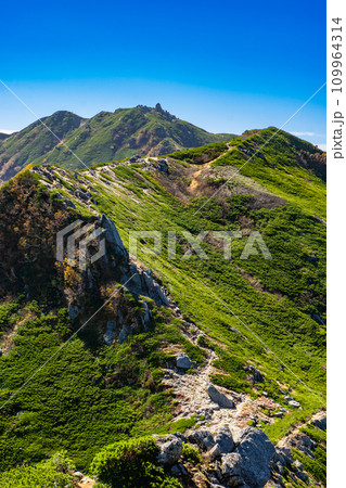 長野県中央アルプス縦走登山千畳敷から空木岳 熊沢岳 長野県中央アルプス縦走登山千畳敷から空木岳 熊沢岳 109964314