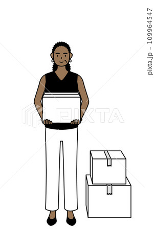 段ボールを運ぶ作業をするアフリカ系シニア女性 109964547