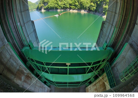五十里ダムのスライドゲート 五十里ダムのスライドゲート 109964568