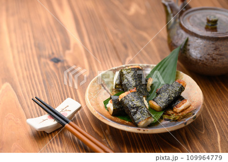 こんがり焼き上げた 磯辺焼き こんがり焼き上げた 磯辺焼き 109964779