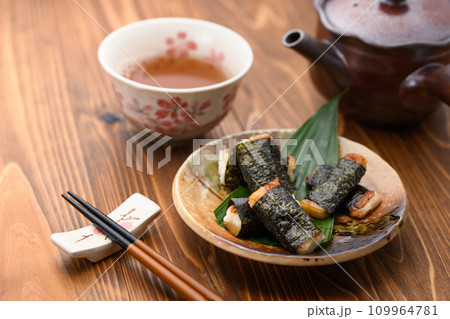こんがり焼き上げた　磯辺焼き 109964781
