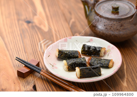 こんがり焼き上げた 磯辺焼き こんがり焼き上げた 磯辺焼き 109964800